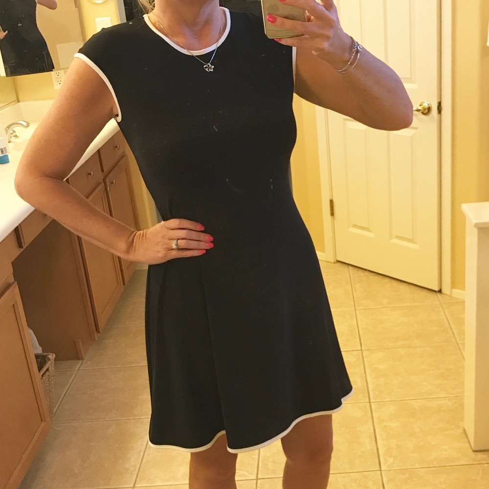 💐Nik & Nash NY- Black dress with white piping